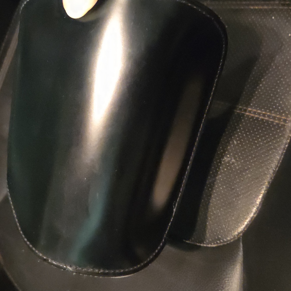 Fendi sunglasses case - Picture 4 of 5